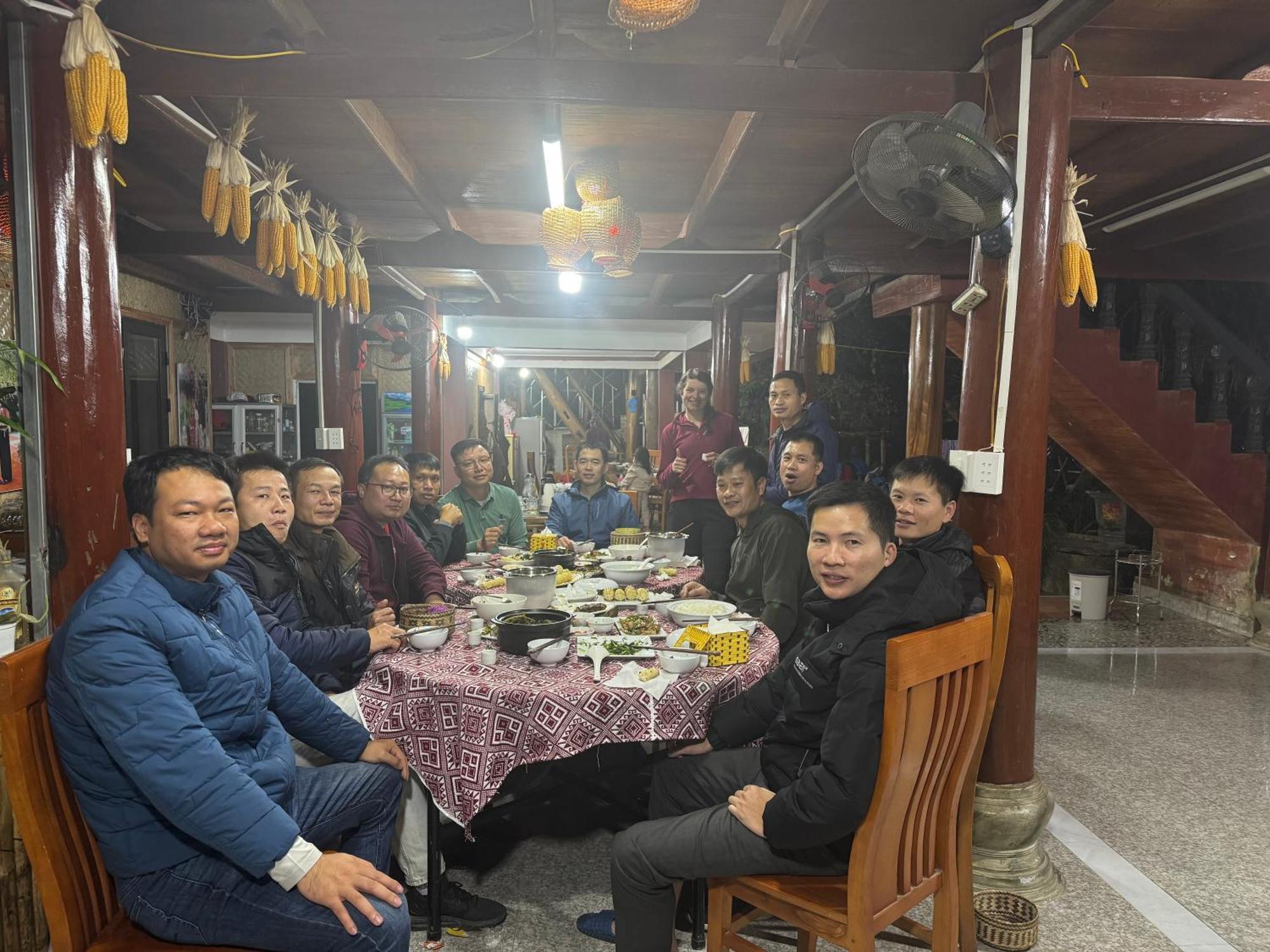 Minh Ngoc Homestay Dien Bien Phu Ban Him Lom Exterior photo