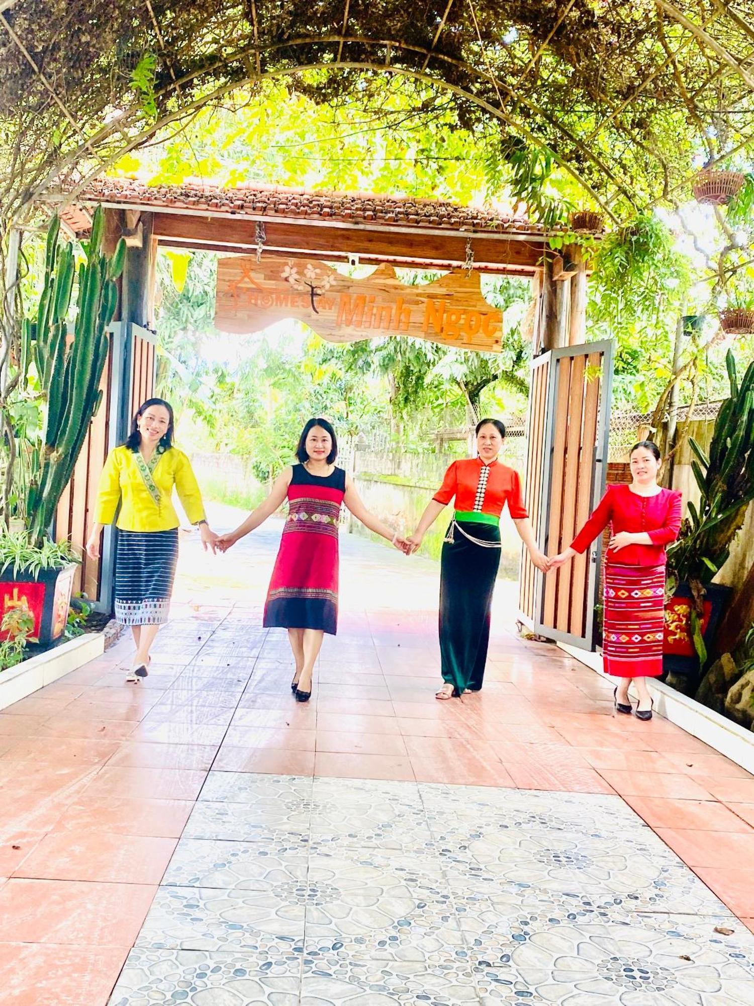 Minh Ngoc Homestay Dien Bien Phu Ban Him Lom Exterior photo