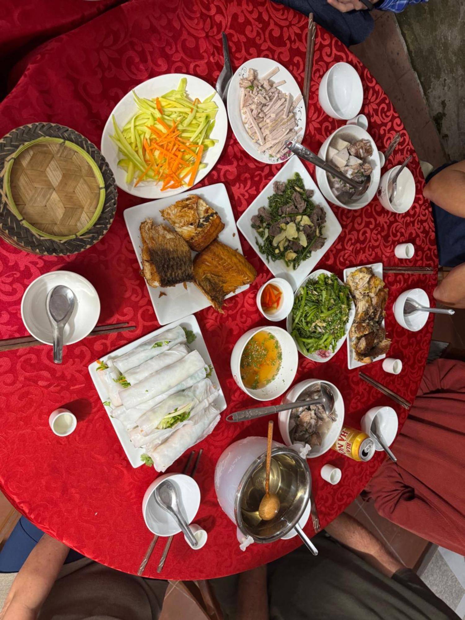 Minh Ngoc Homestay Dien Bien Phu Ban Him Lom Exterior photo